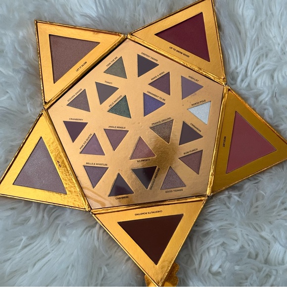 Too Faced Christmas Eye Shadow - Picture 3 of 8